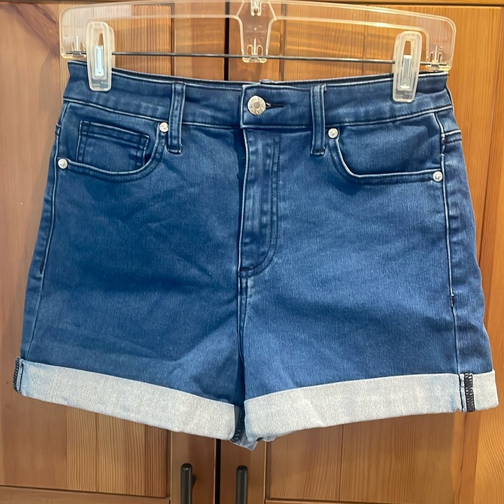 Guess high waisted denim shorts Sz28